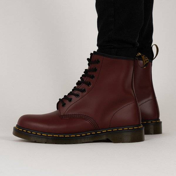 DR. MARTENS 8 EYE BOOT