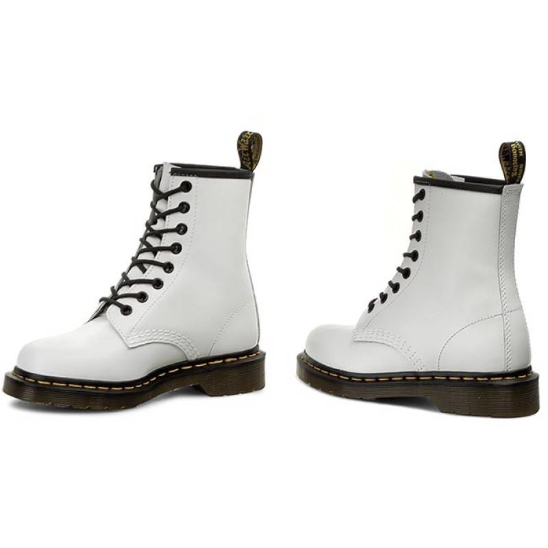 DR. MARTENS 8 EYE BOOT