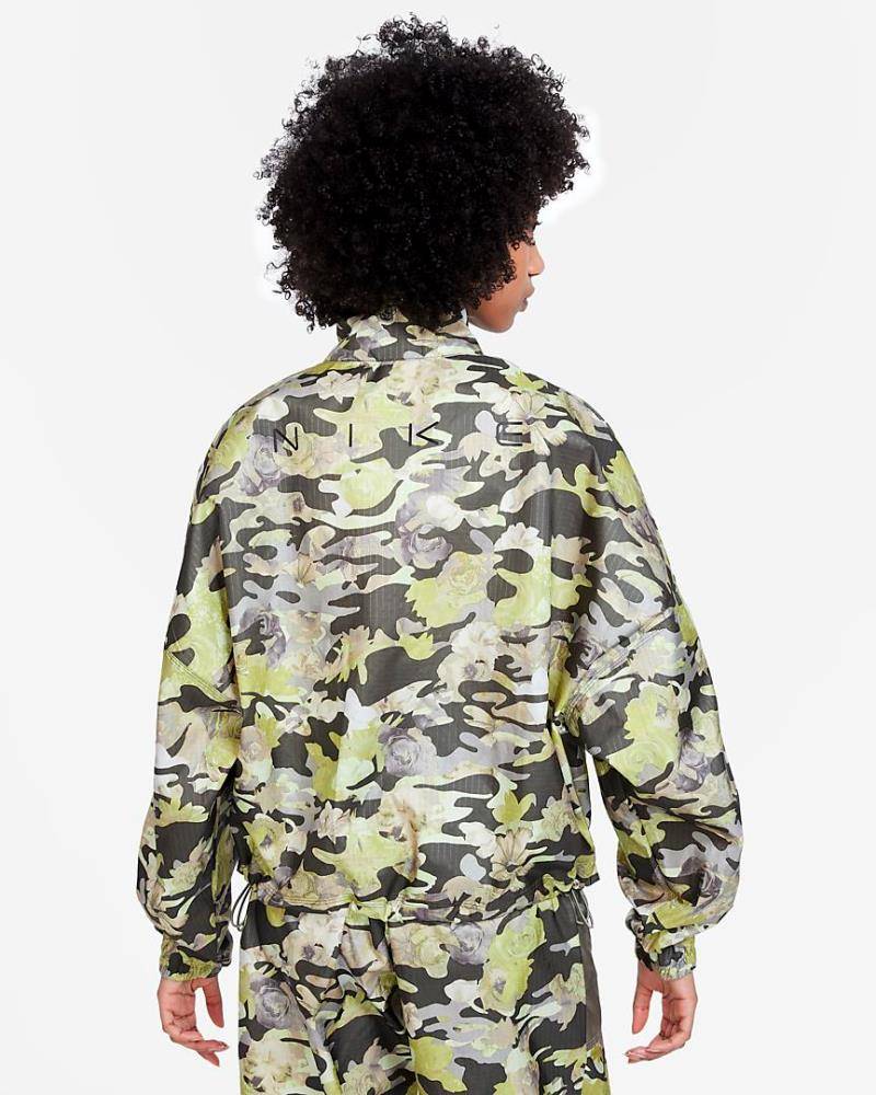 NIKE WOMENS WOVEN ALL-OVER-PRINT P&G JKT