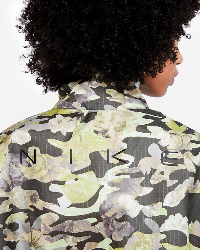 NIKE WOMENS WOVEN ALL-OVER-PRINT P&G JKT