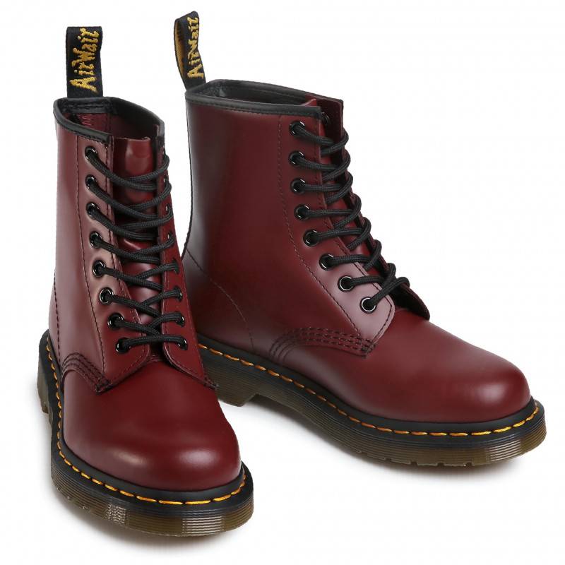 DR. MARTENS LEATHER LACED BOOT