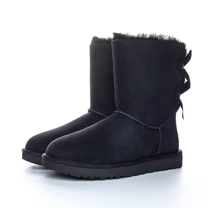 UGG BAILEY BOW II CLASSIC SHORT BOOT