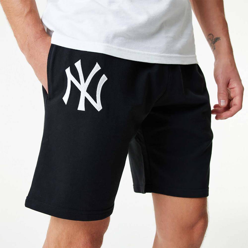 NEW ERA NEW YORK YANKEES ESSENTIAL SHORTS