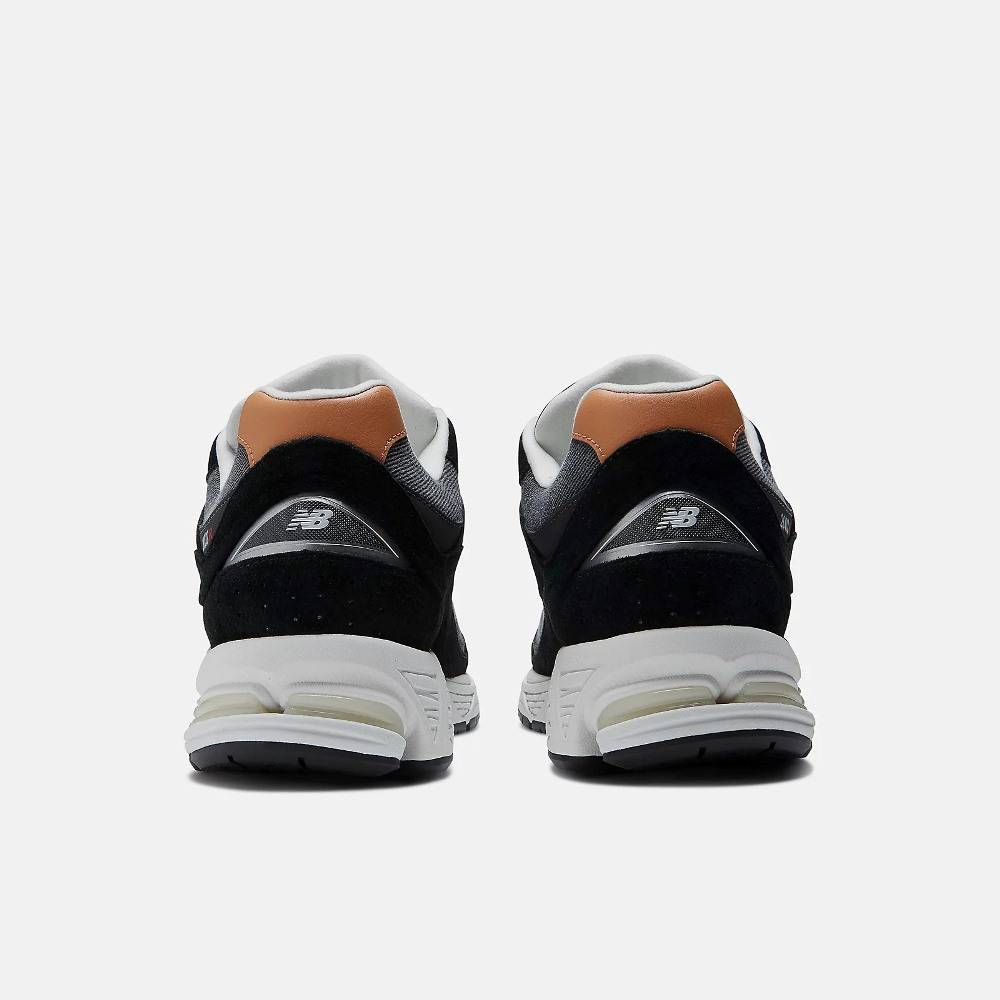 NEW BALANCE M2002 LIFESTYLE SNEAKERS