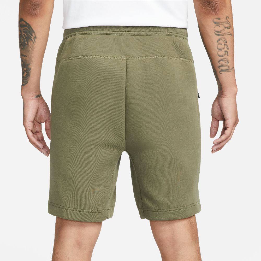 NIKE TECH FLEECE SHORT