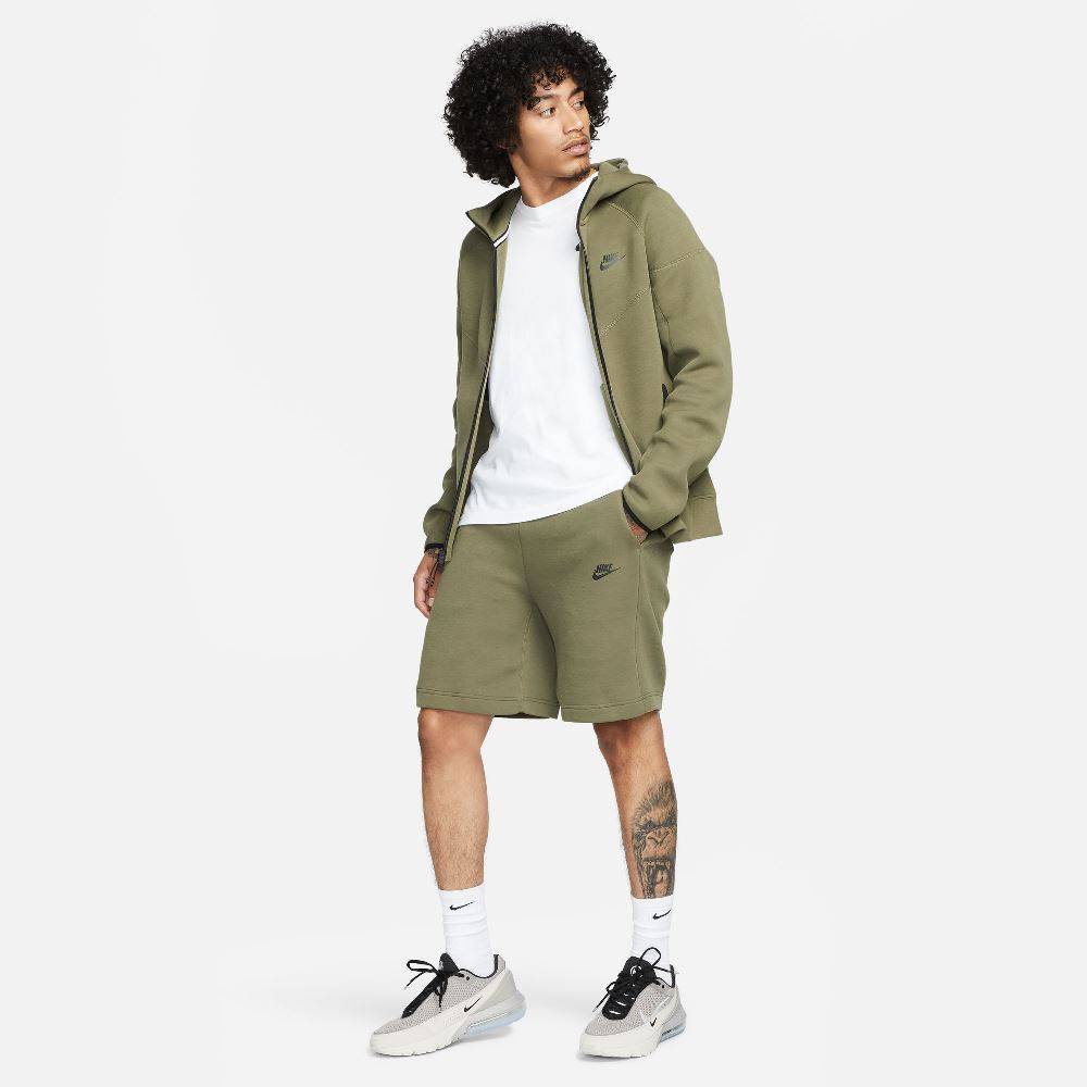 NIKE TECH FLEECE SHORT