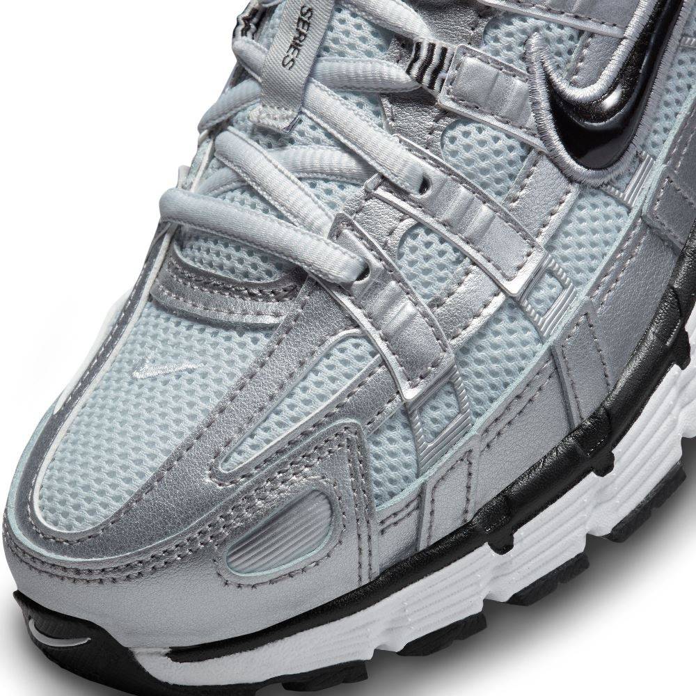 NIKE WOMENS P-6000