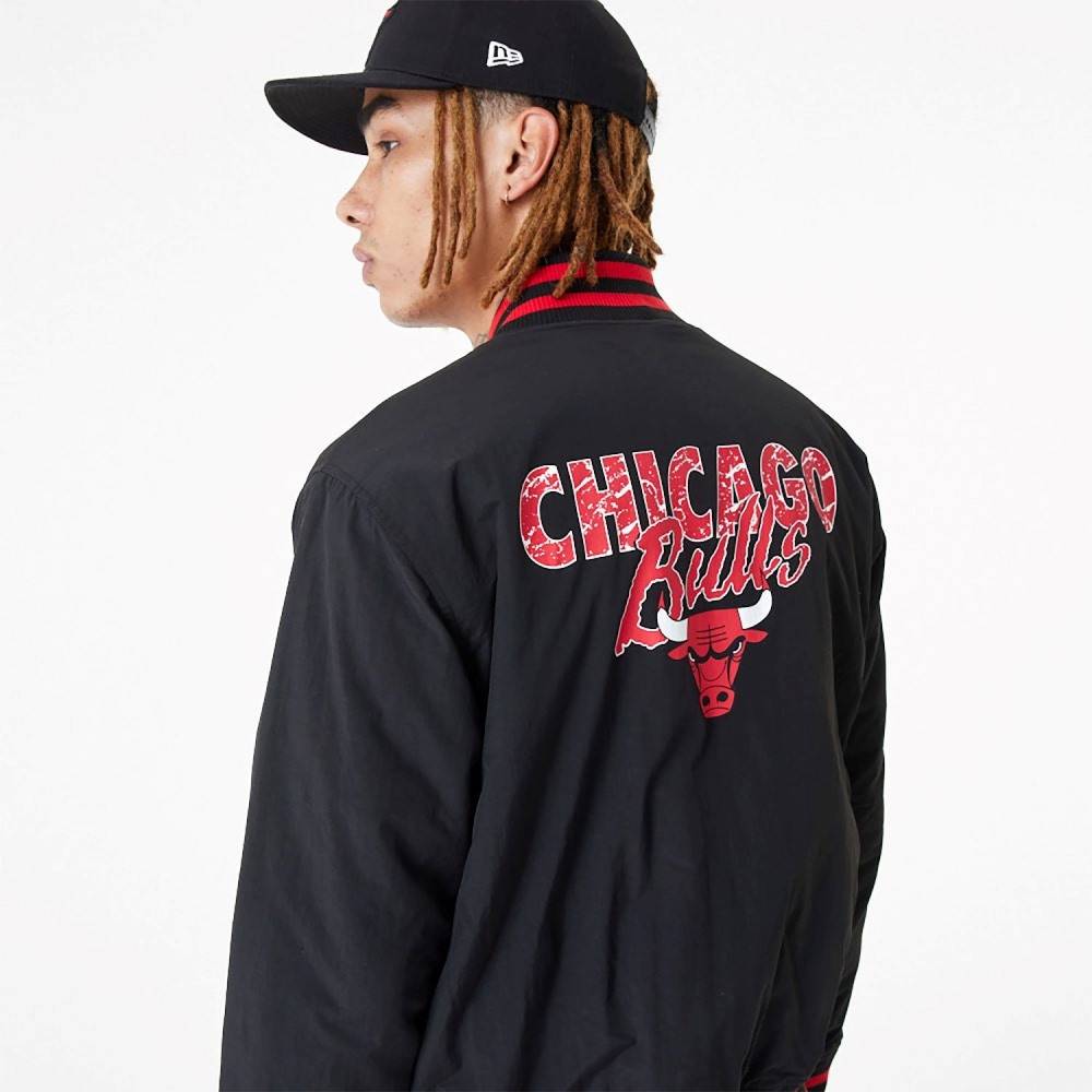 NEW ERA TEAM SCRIPT BP BOMBER JKT CHICAGO BULLS