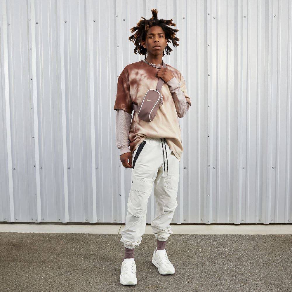 NIKE TECH HERA