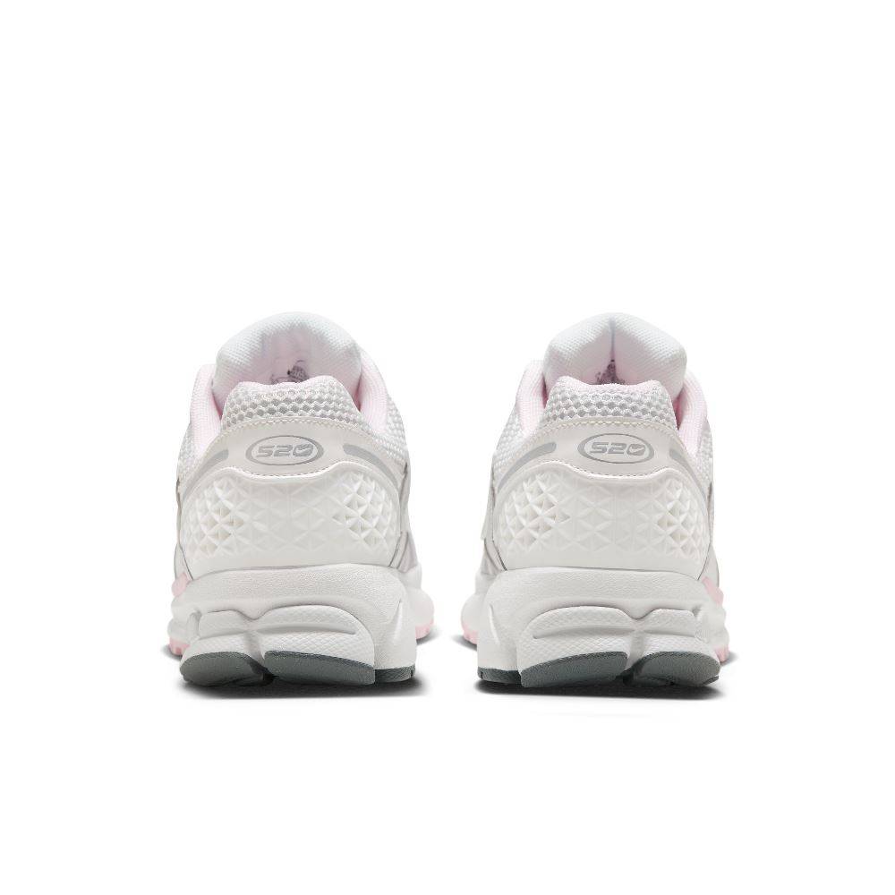 NIKE WOMENS ZOOM VOMERO 5