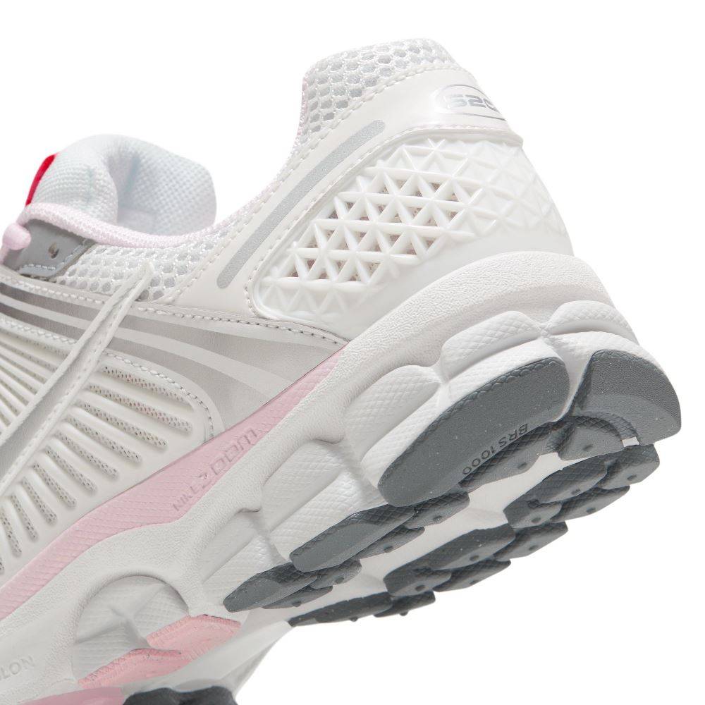 NIKE WOMENS ZOOM VOMERO 5