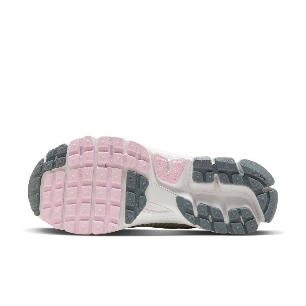 NIKE WOMENS ZOOM VOMERO 5