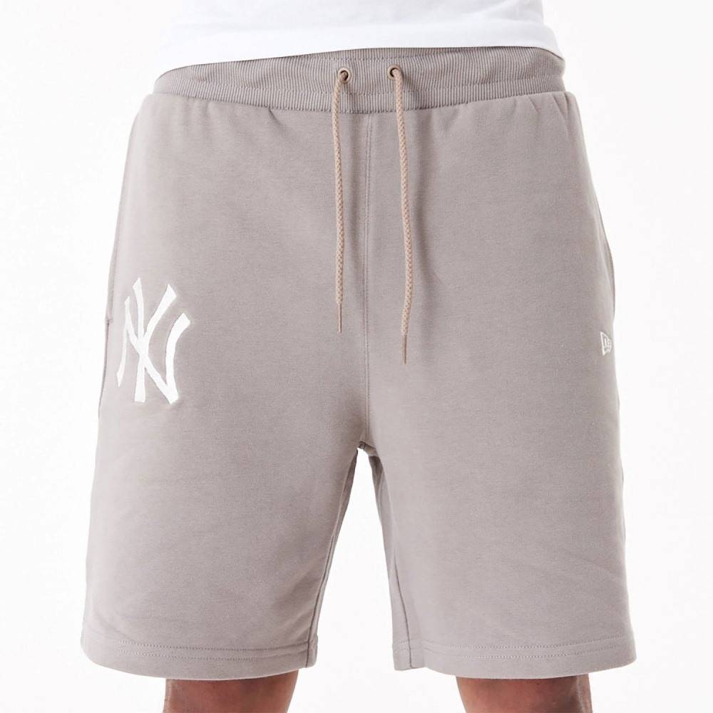 NEW ERA NEW YORK YANKEES LEAGUE ESSENTIAL SHORTS