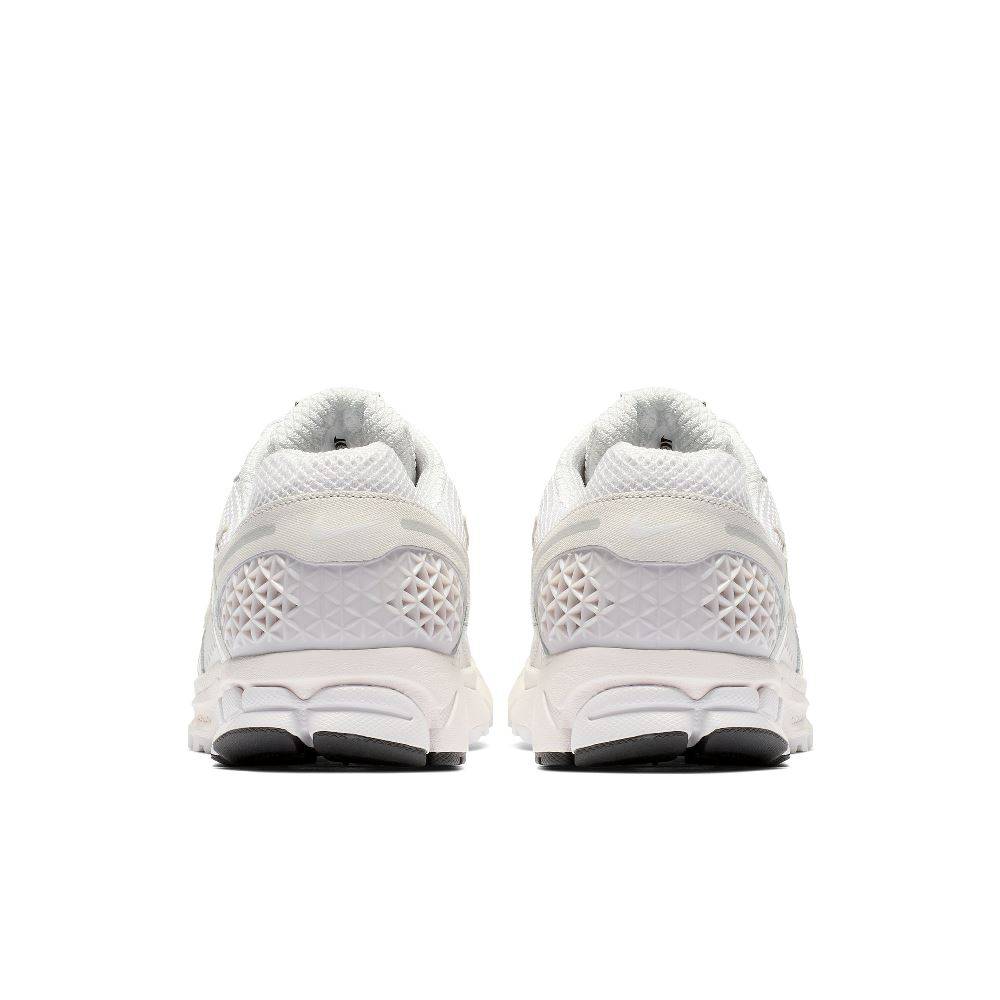 NIKE ZOOM VOMERO 5
