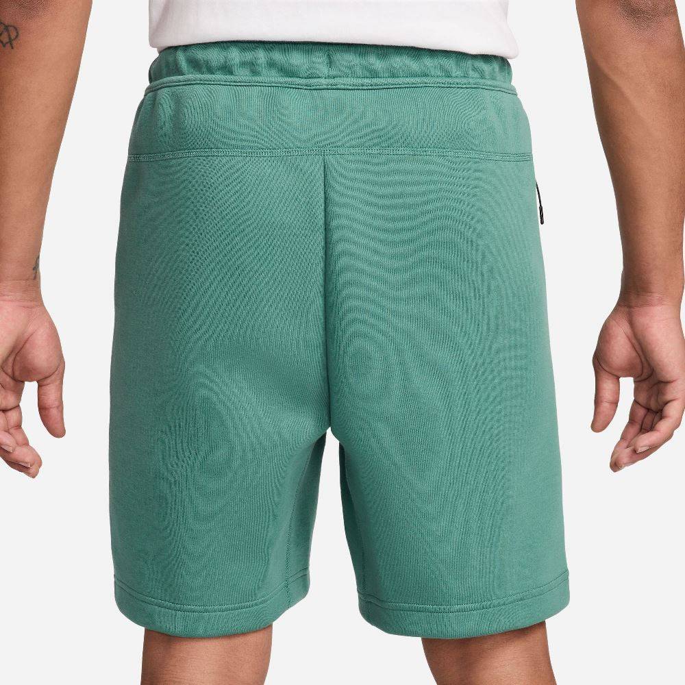 NIKE TECH FLEECE SHORT