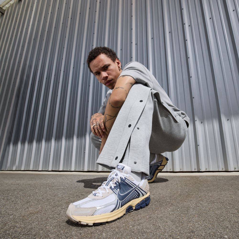 NIKE AIR ZOOM VOMERO 5