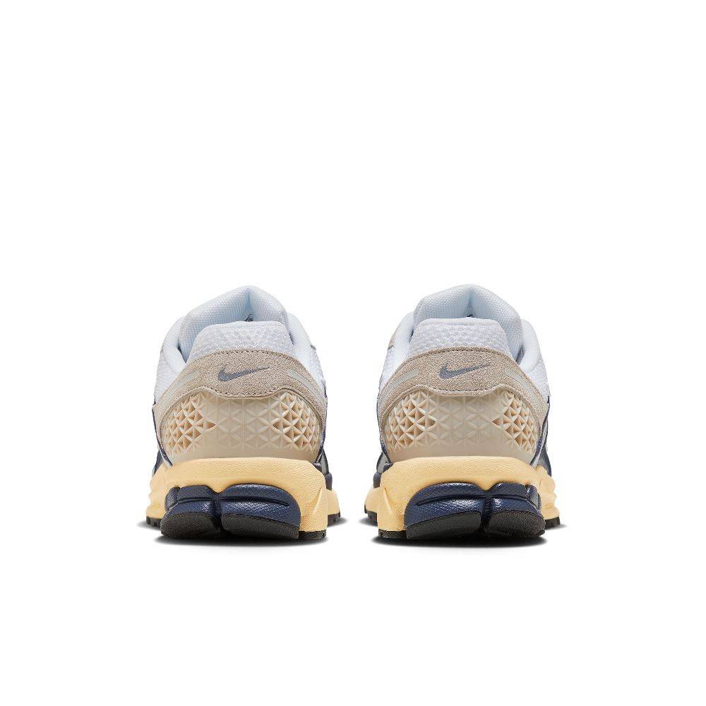 NIKE AIR ZOOM VOMERO 5
