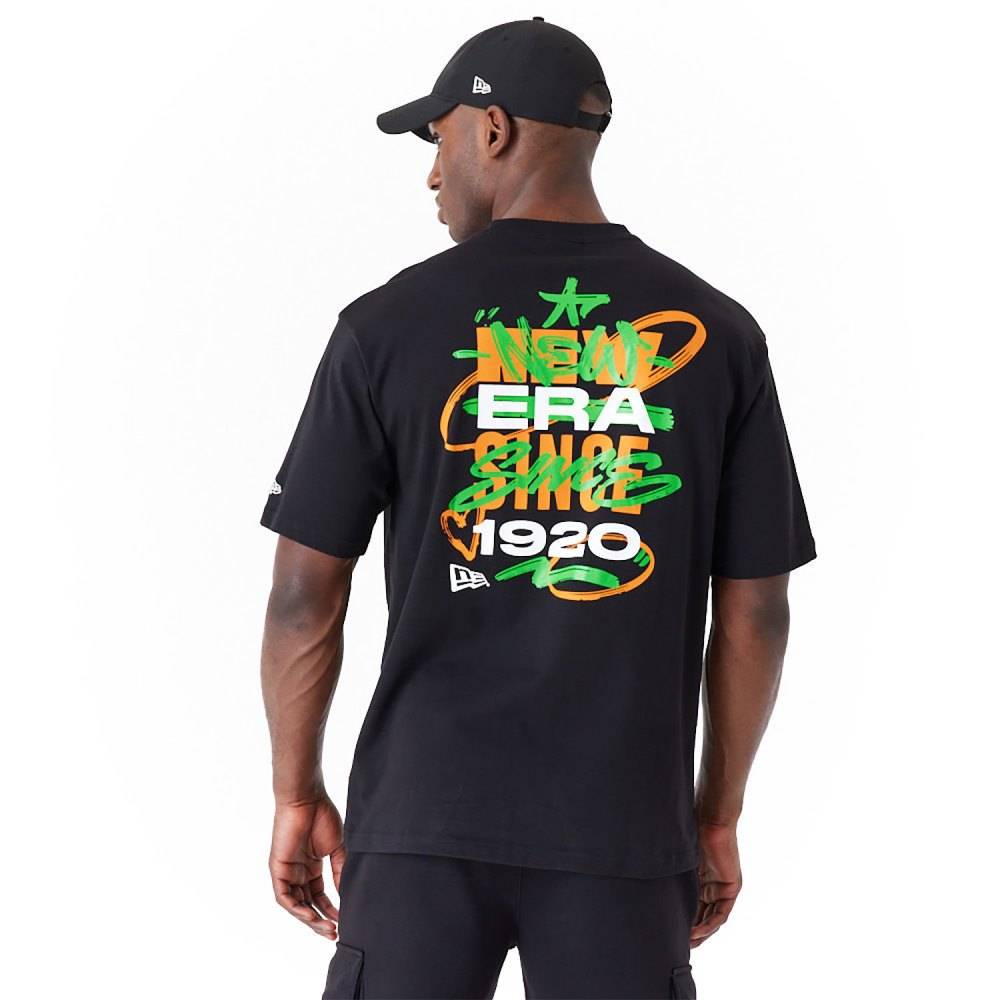 NEW ERA SPRAY GRAPHIC OVERSIZED TEE