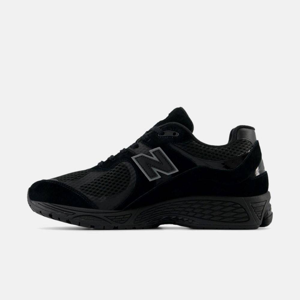 NEW BALANCE 2002R LIFESTYLE SNEAKERS