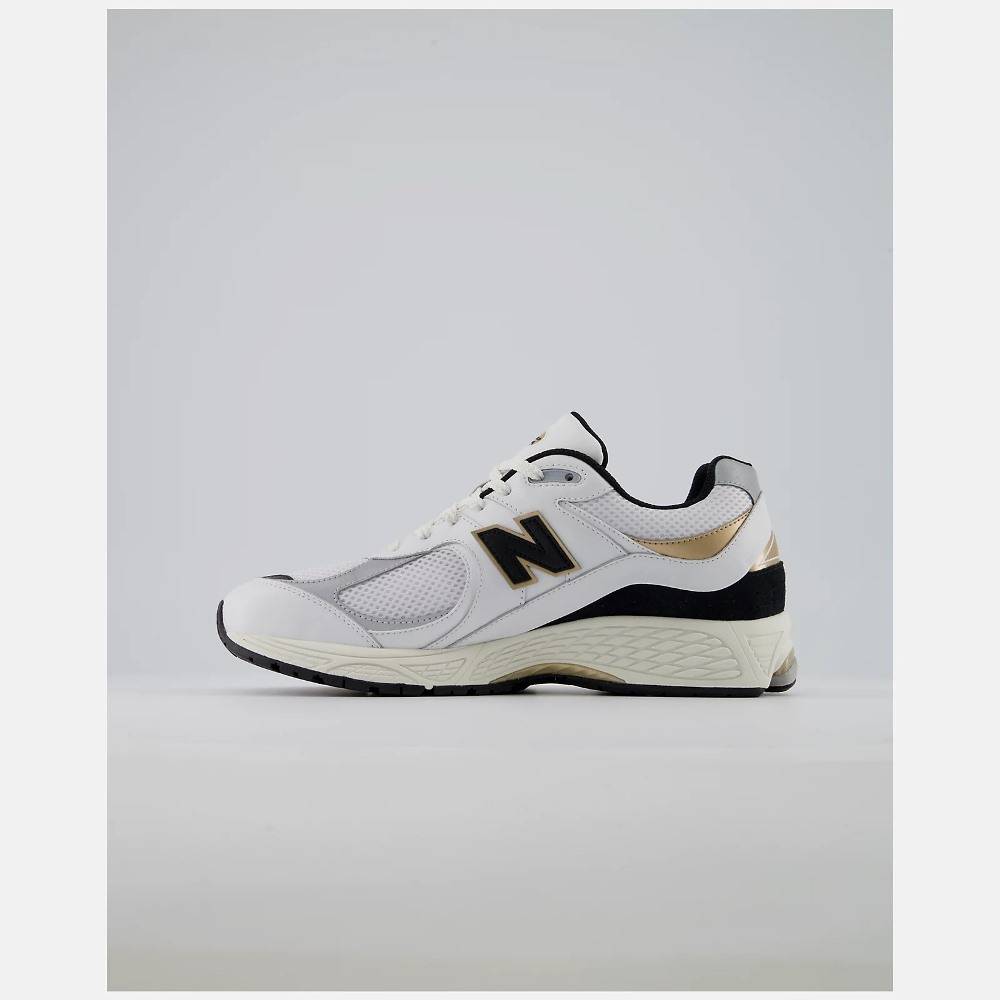 NEW BALANCE 2002R LIFESTYLE SNEAKERS