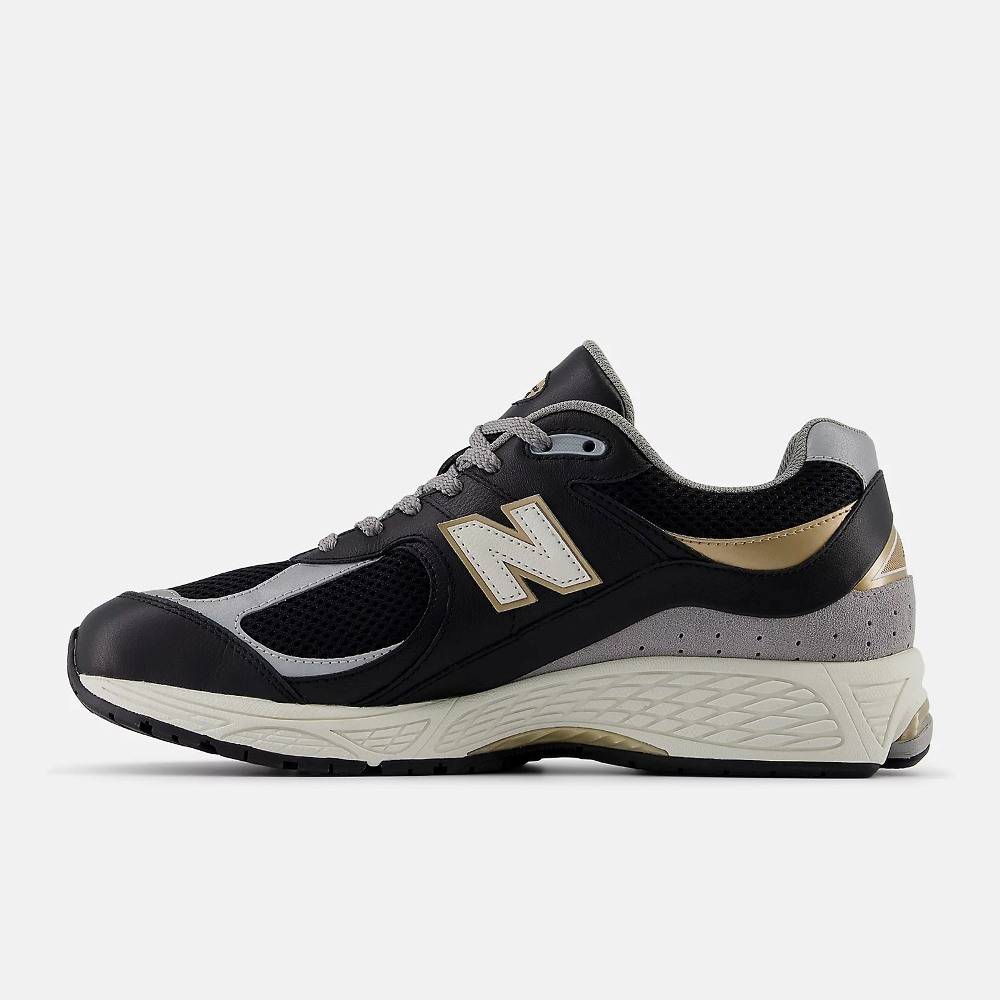 NEW BALANCE 2002R LIFESTYLE SNEAKERS