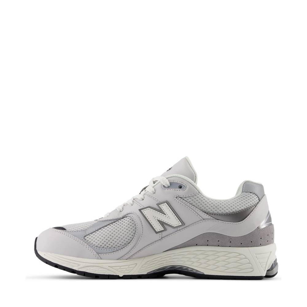 NEW BALANCE 2002R LIFESTYLE SNEAKERS