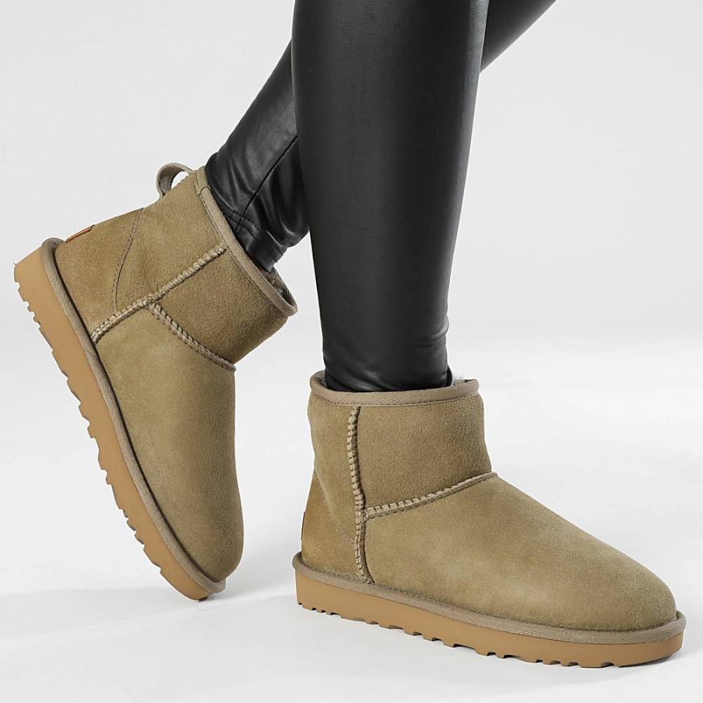 UGG CLASSIC MINI II WOMENS BOOT