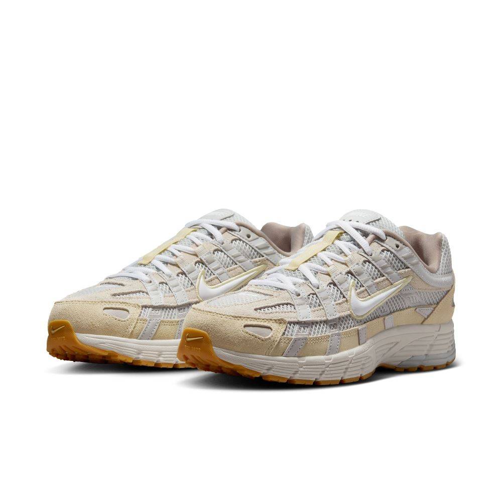NIKE WOMENS P-6000