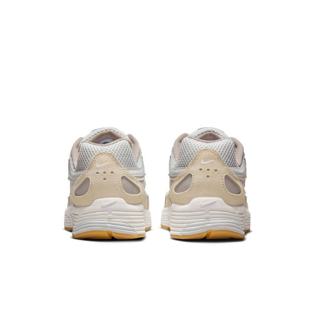 NIKE WOMENS P-6000