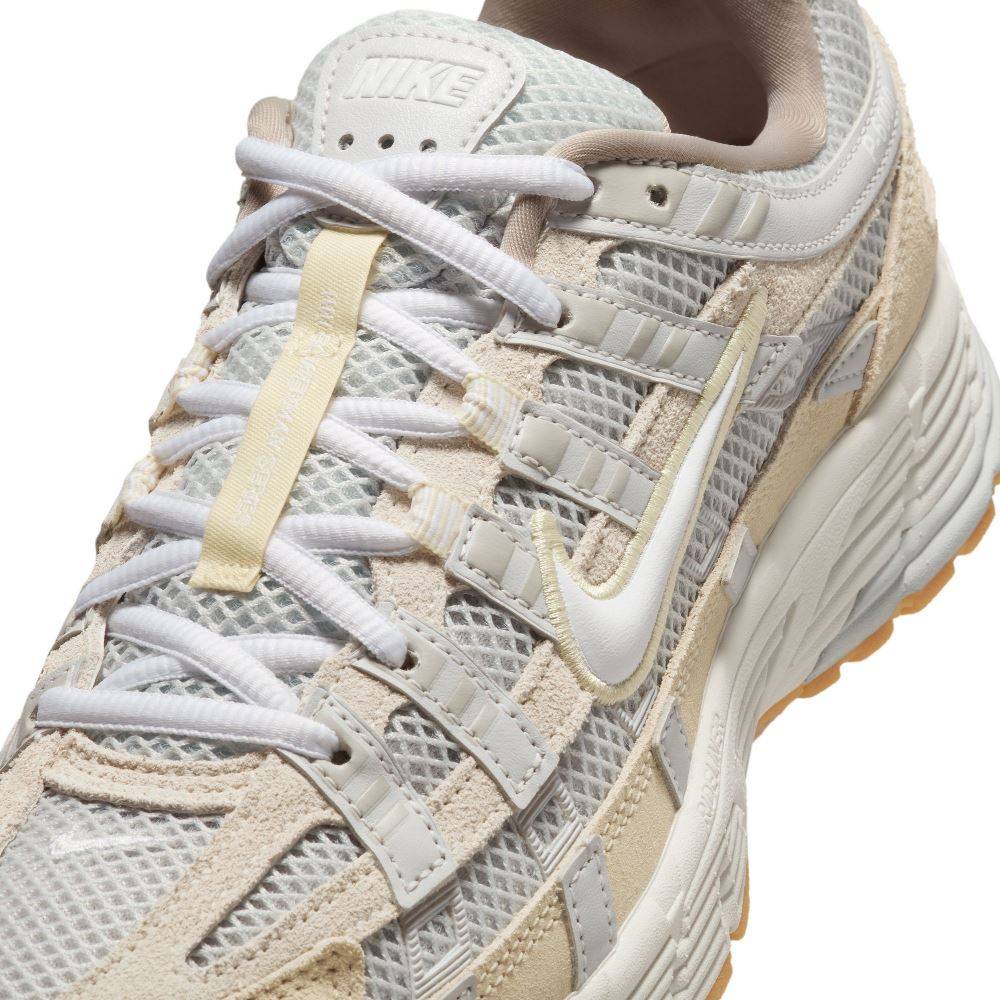 NIKE WOMENS P-6000