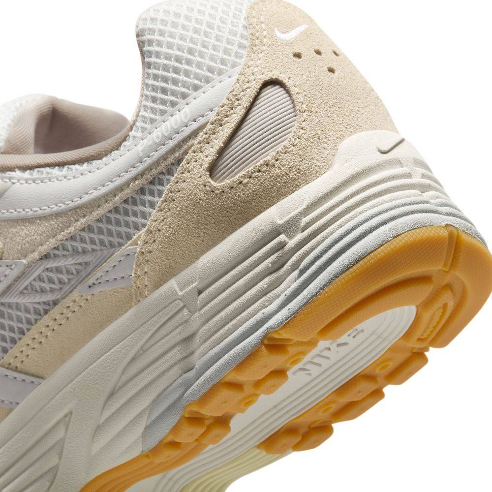 NIKE WOMENS P-6000