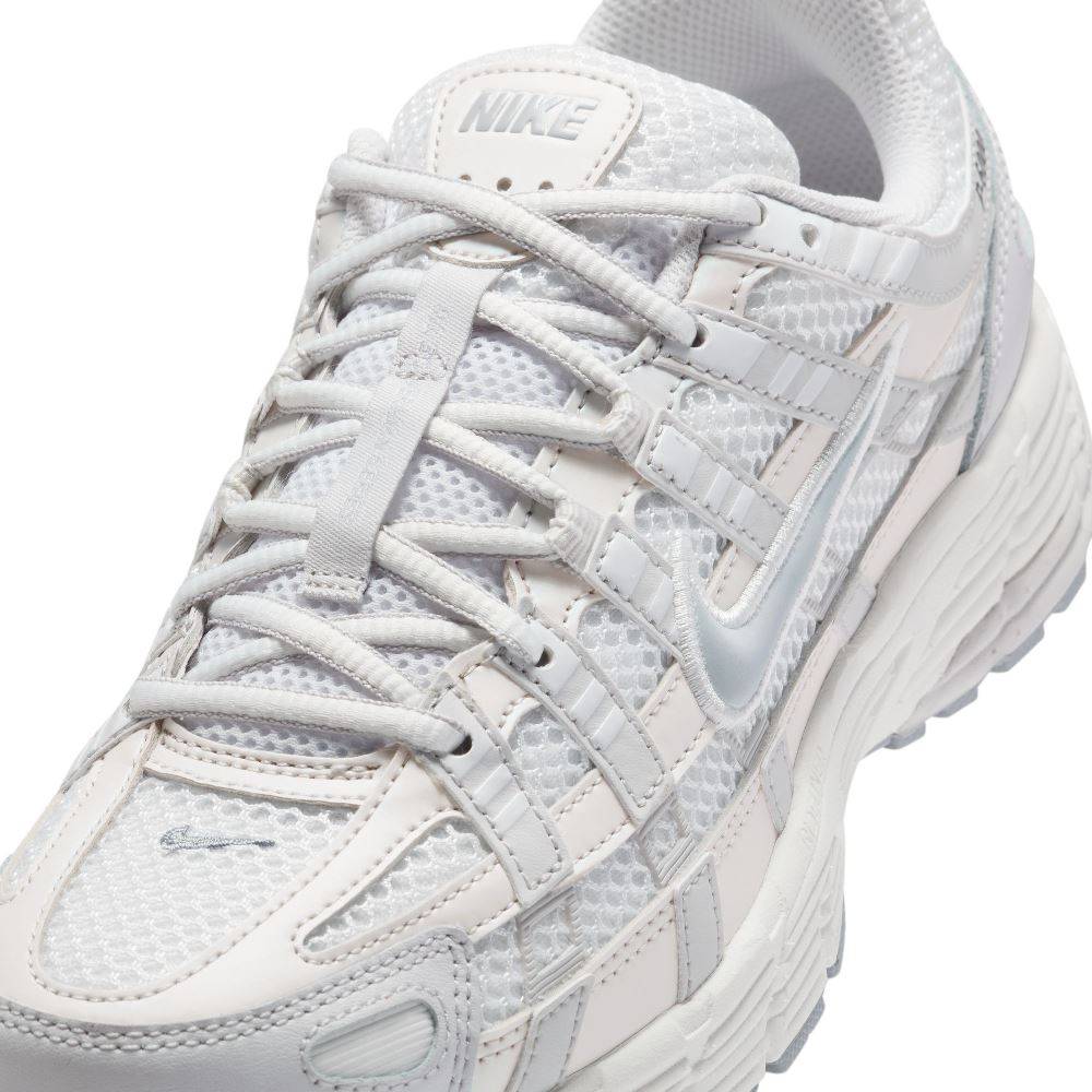 NIKE WOMENS P-6000 SE