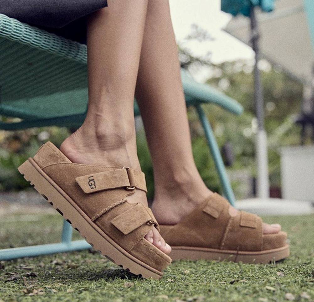 UGG GOLDENSTAR HI SLIDE