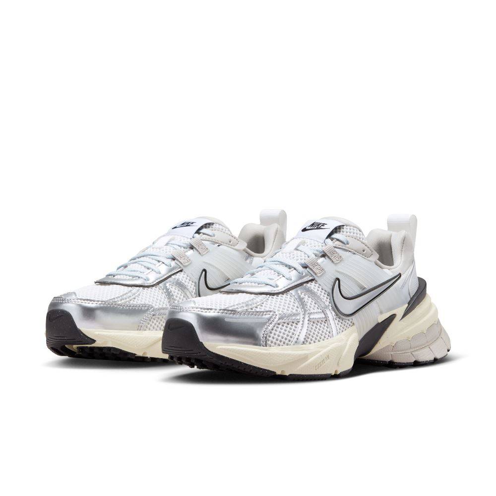 NIKE WOMENS V2K RUN
