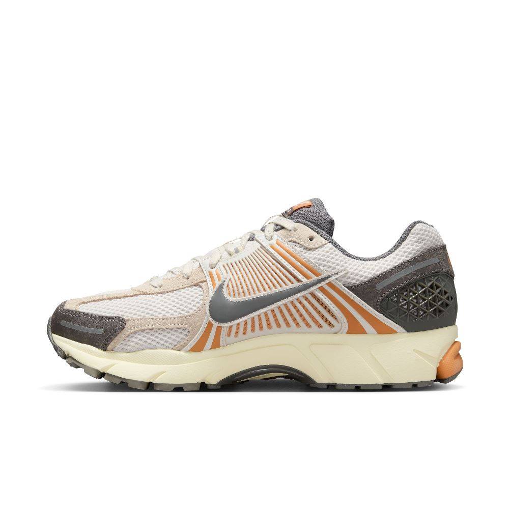 NIKE ZOOM VOMERO 5