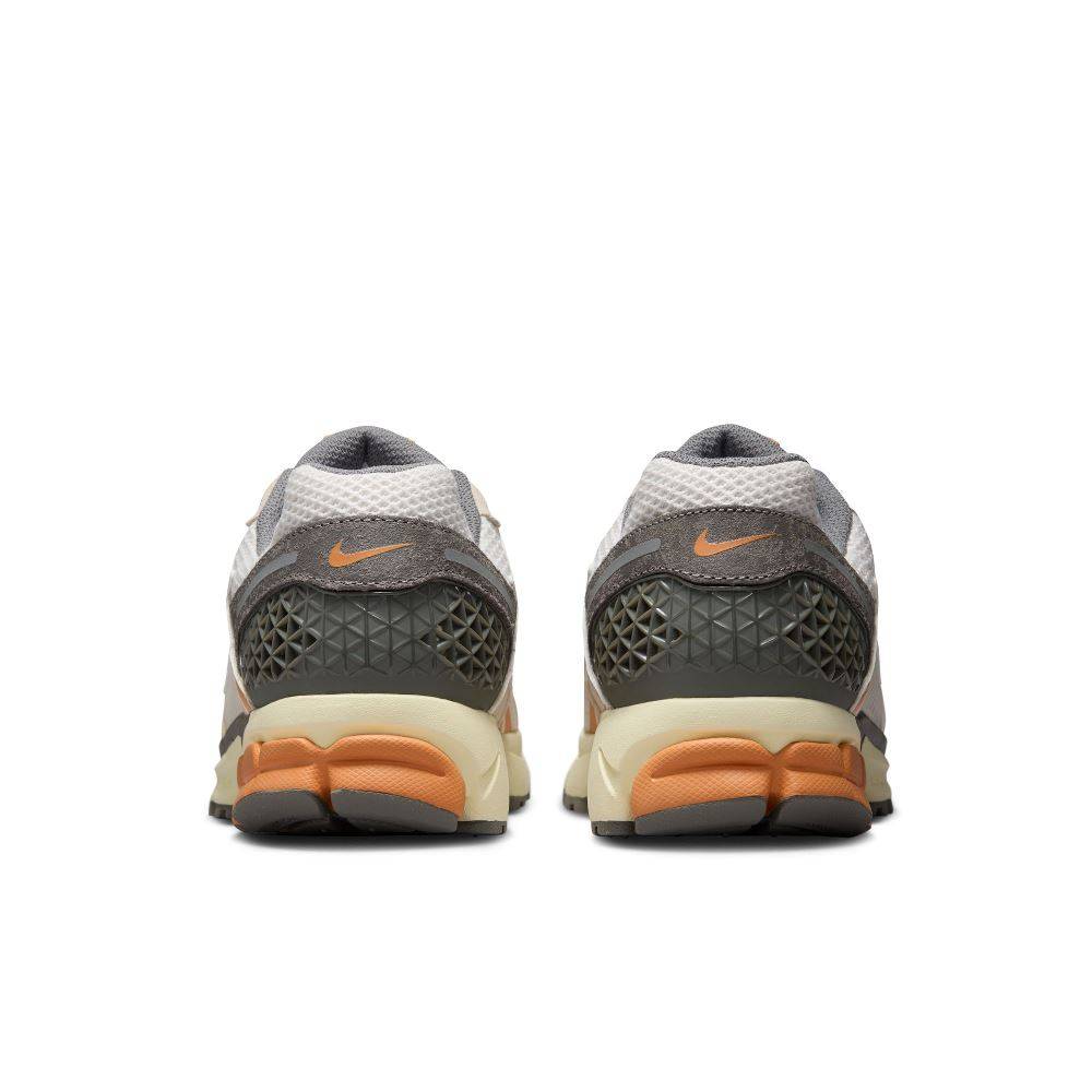 NIKE ZOOM VOMERO 5