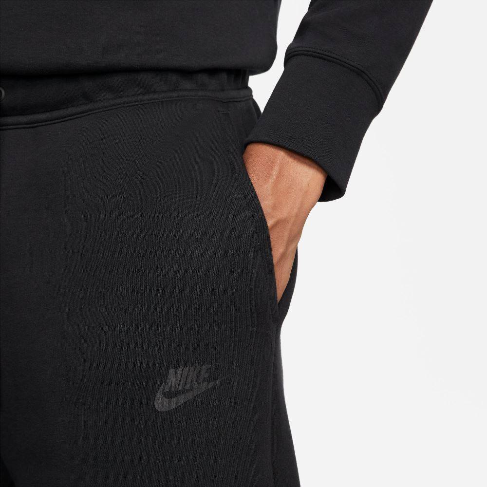 NIKE TECH FLEECE SHORT