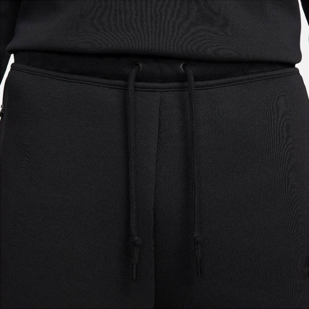 NIKE TECH FLEECE SHORT