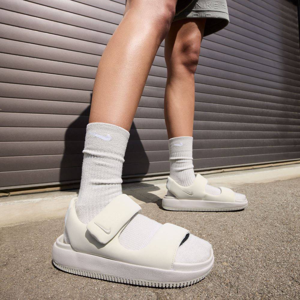 NIKE WOMENS CALM SANDAL