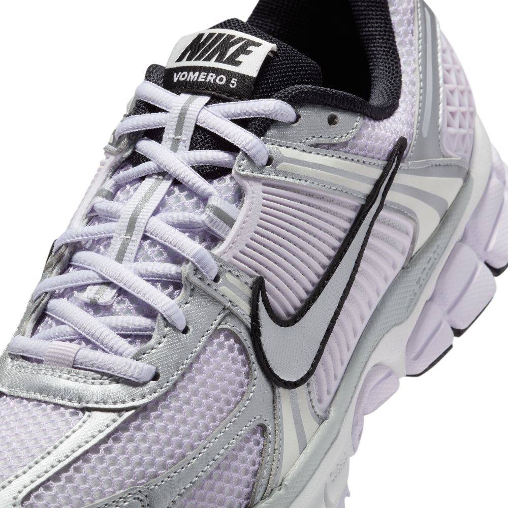 NIKE WOMENS ZOOM VOMERO 5