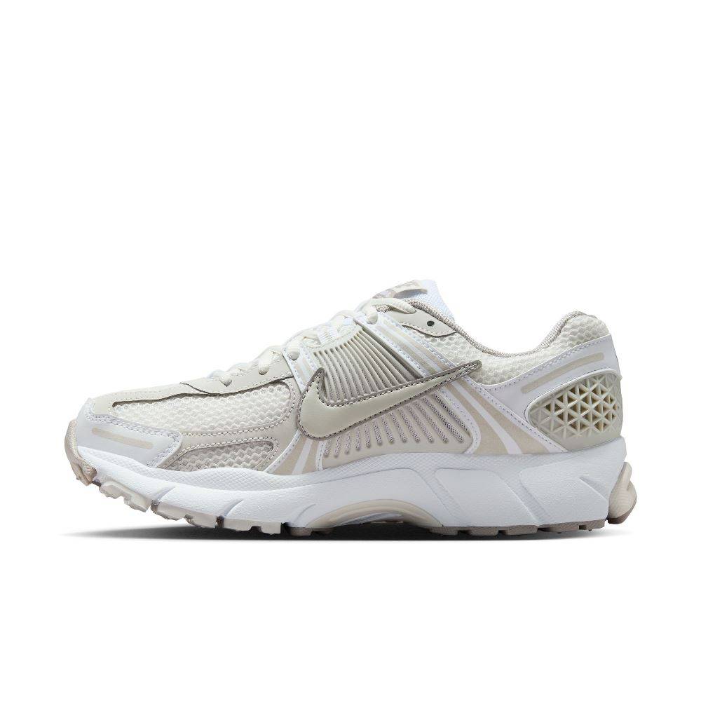 NIKE WOMENS ZOOM VOMERO 5