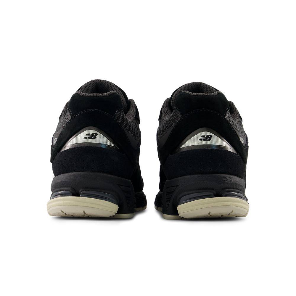 NEW BALANCE 2002R UNISEX CLASSIC SNEAKERS