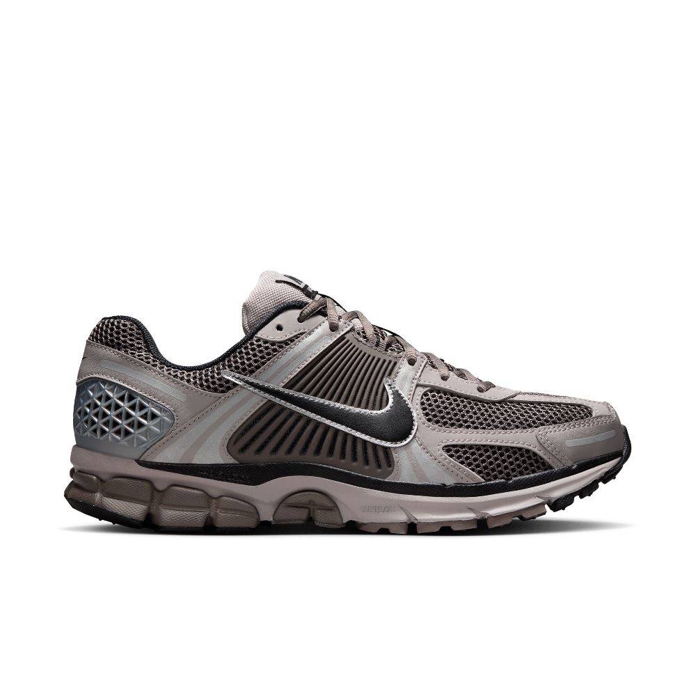 NIKE ZOOM VOMERO 5
