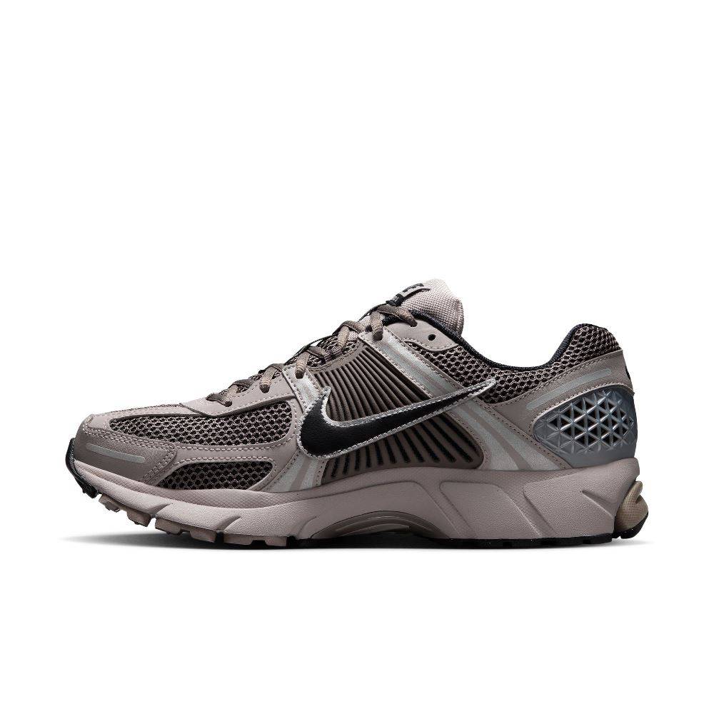 NIKE ZOOM VOMERO 5