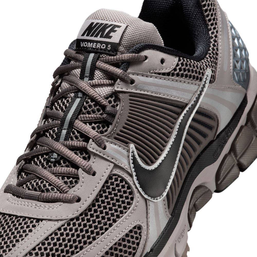 NIKE ZOOM VOMERO 5