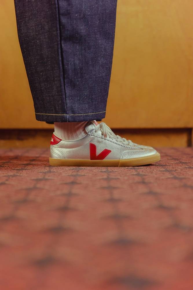 VEJA VOLLEY ORGANIC TRACED LEATHER W