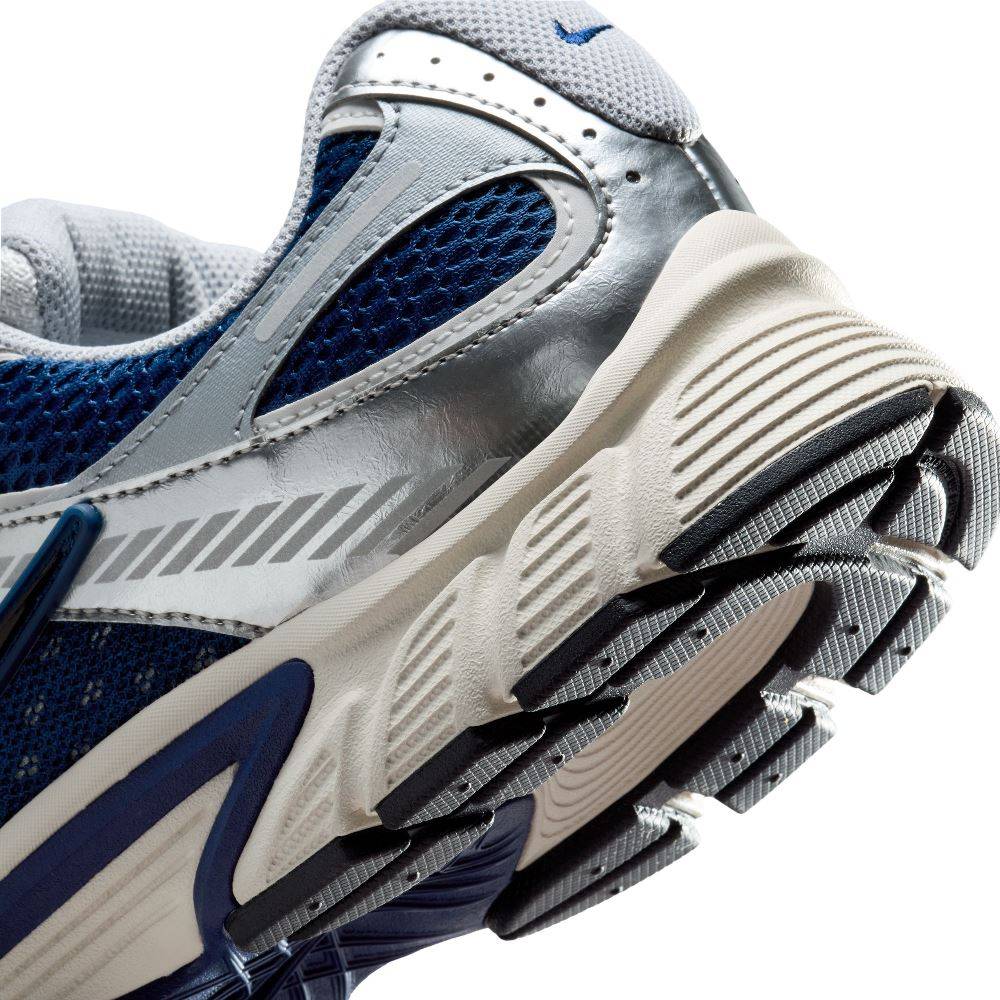 NIKE V5 RNR UNISEX SNEAKERS