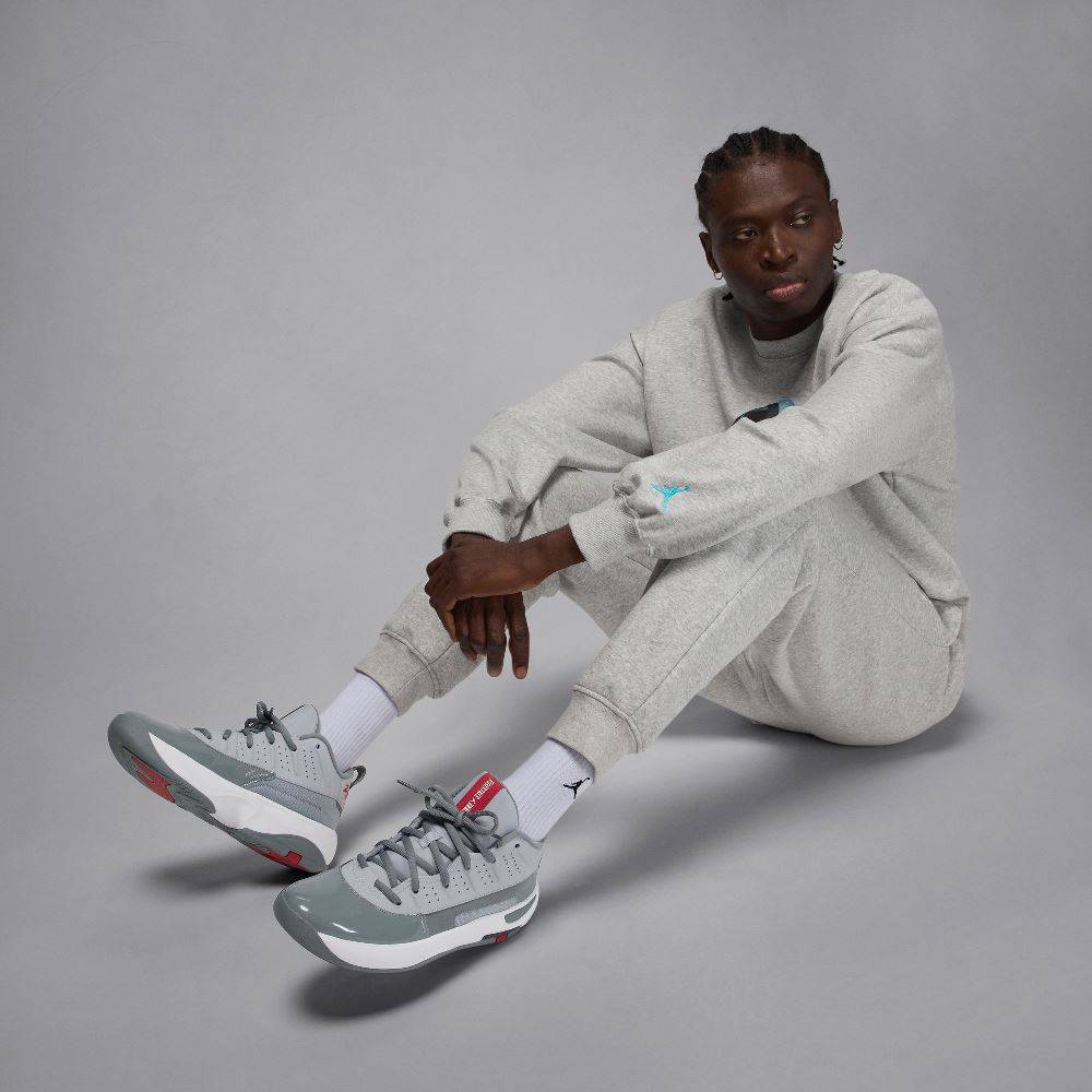 NIKE JORDAN MAX AURA 7