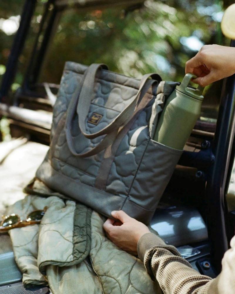 HERSCHEL HERITAGE QUILTED CAPSULE TOTE