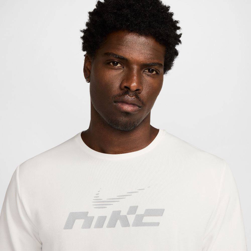 NIKE DRI-FIT UV MILER FLASH SHORT-SLEEVE TOP
